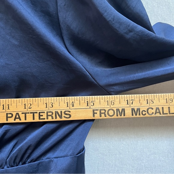 Aritzia Wilfred Navy Satin Button Front Long Sleeve Midi Dress Size S - Picture 5 of 11